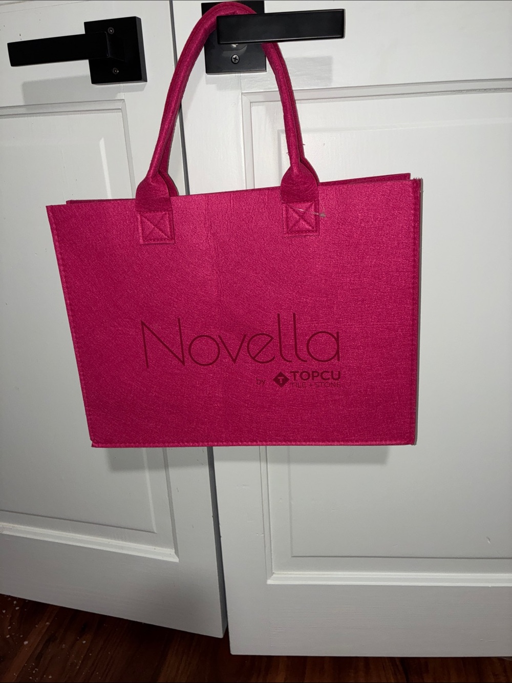Novella Medium pink tote